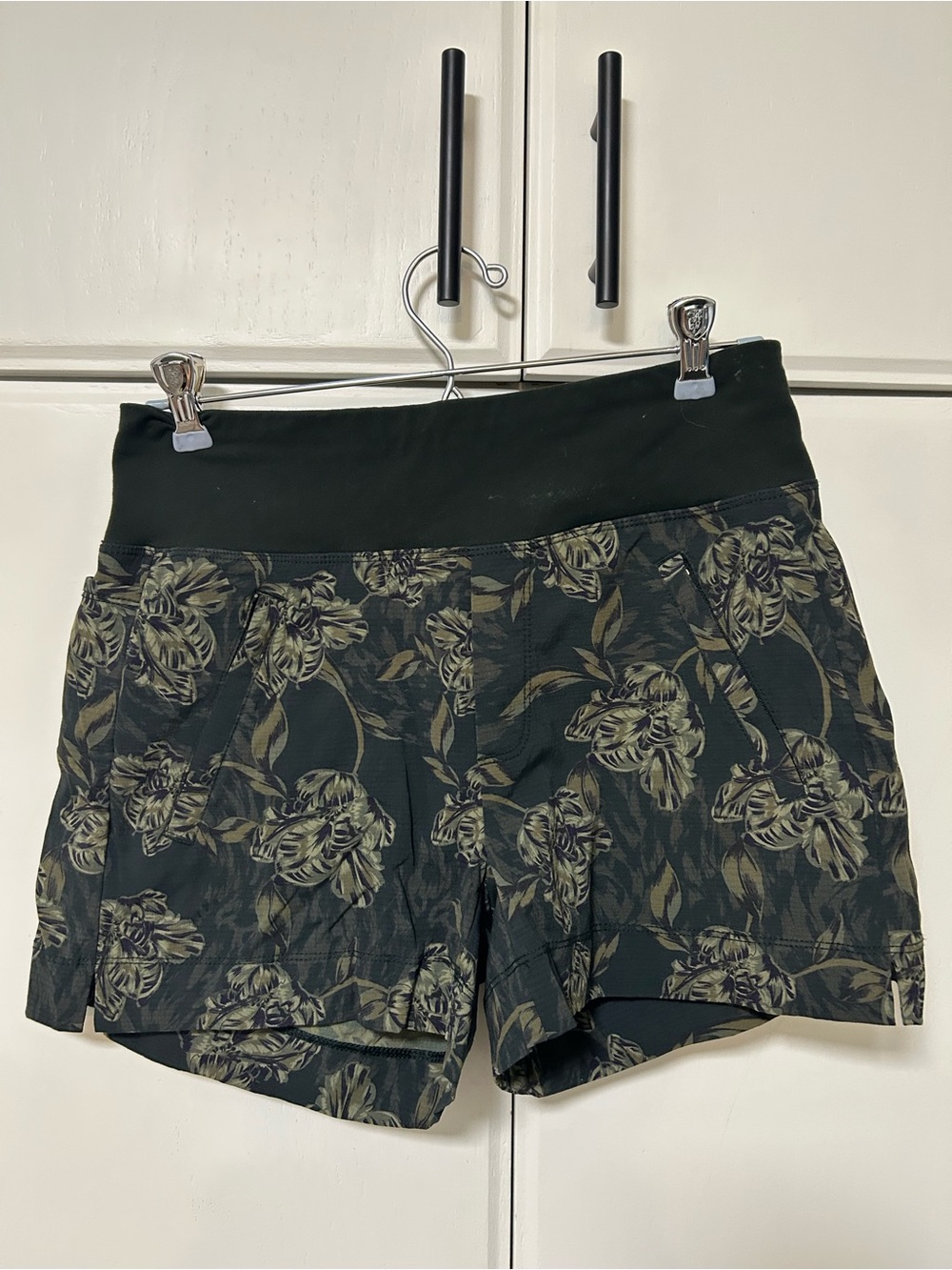 Athleta Olive Floral Wide-Waist Athletic Shorts
